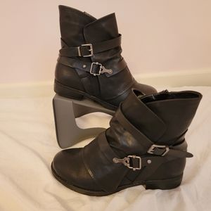 Black ankle boots size 9 Pop